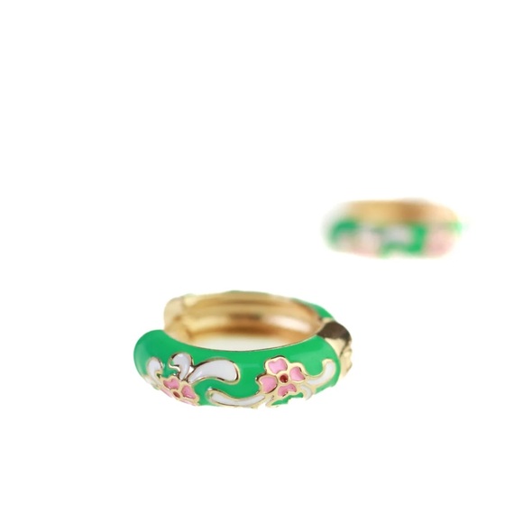 Cute Floral colorful green enamel & gold hoops 🍀🌸💚🦩✨ - Picture 4 of 4